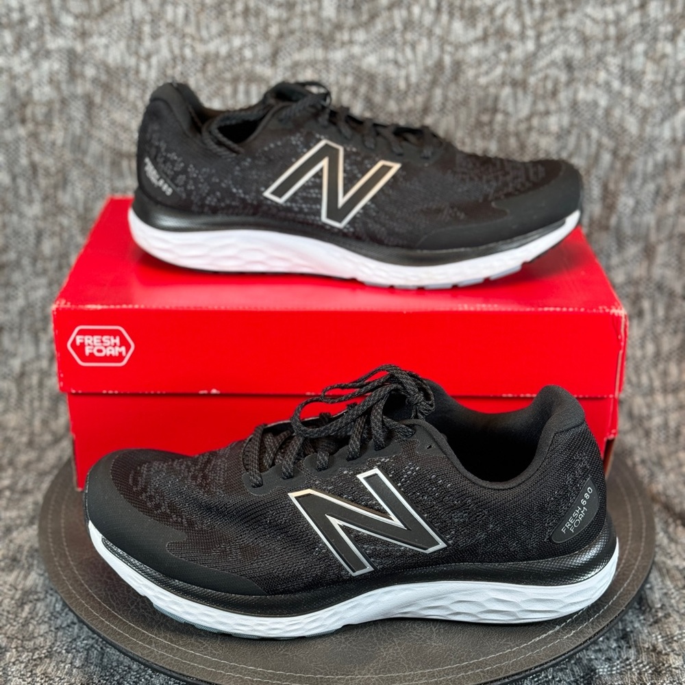 New Balance M680LB7 Fresh Foam Running Shoes Men's 10 4E